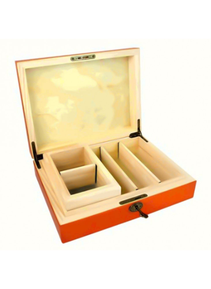 Wooden humidor with sifter - hinged cover opened